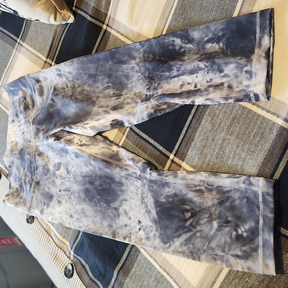 Lululemon crop leggings